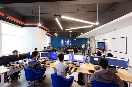 郑州升达经贸管理学院 教育与产业 双向奔赴 推动学校高质量内涵式发展
